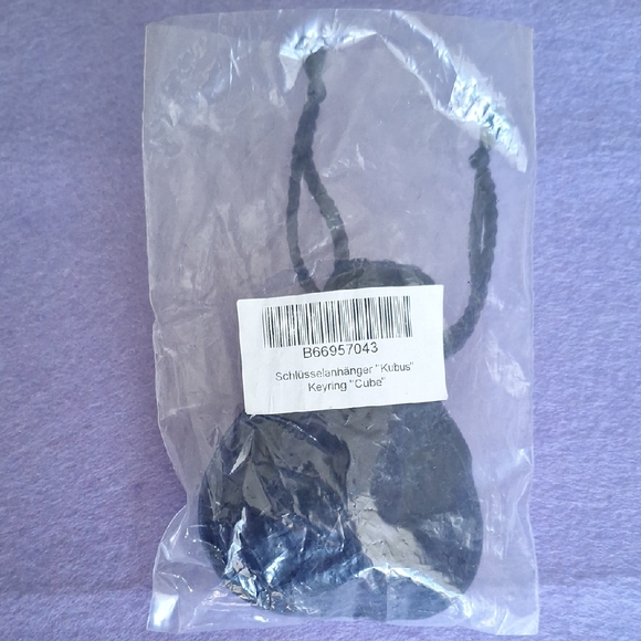 Mersedes Benz Keyring Cube. Keychain - Picture 3 of 7